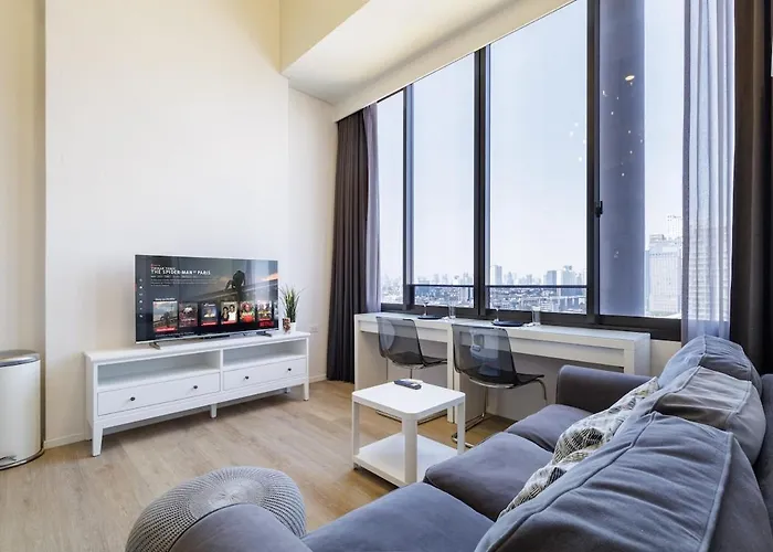 Luxury Loft- Spacious Condo- Fast Wi-fi 5 Min Bts! Apartment