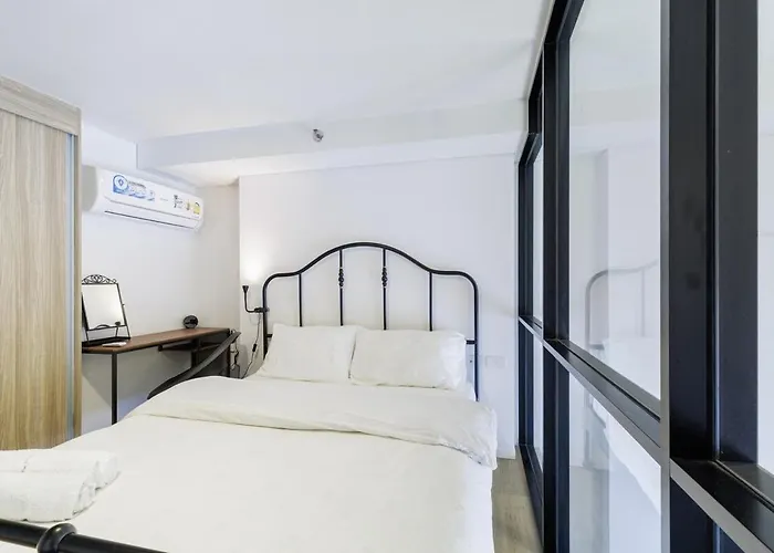 Luxury Loft- Spacious Condo- Fast Wi-fi 5 Min Bts! Apartment Bangkok