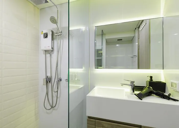 Apartment Luxury Loft- Spacious Condo- Fast Wi-fi 5 Min Bts! Bangkok