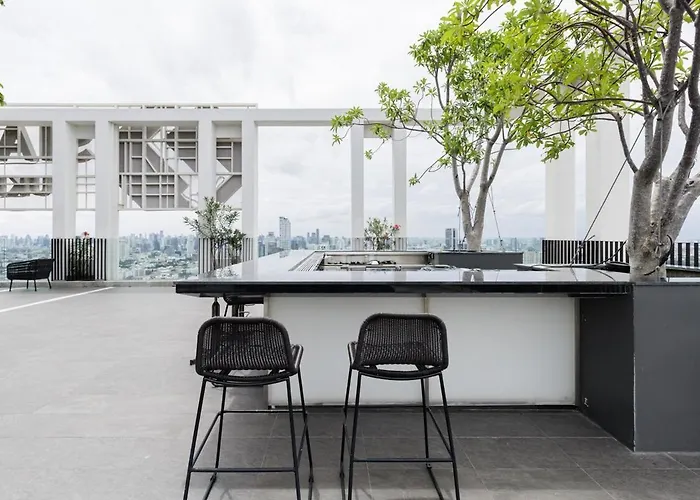 Apartment Luxury Loft- Spacious Condo- Fast Wi-fi 5 Min Bts! Bangkok