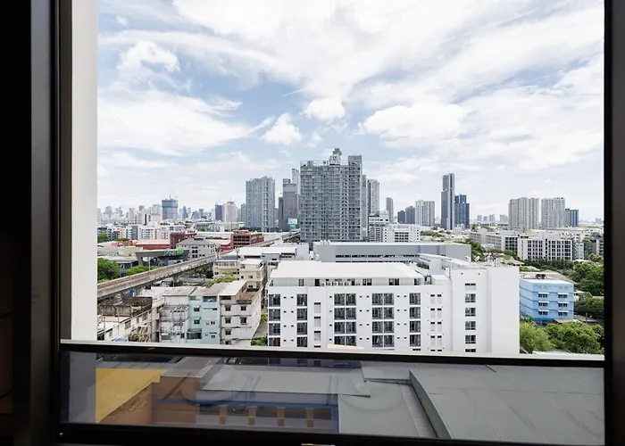 Luxury Loft- Spacious Condo- Fast Wi-fi 5 Min Bts! Apartment Bangkok